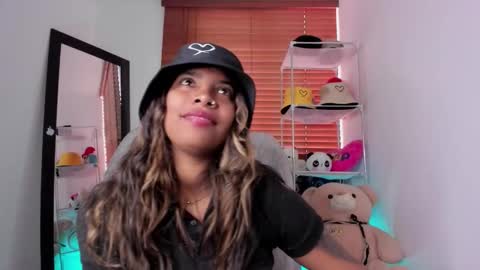 sofia86379 online show from October 22, 2:27 am