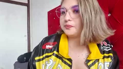 Sofia  bella online show from June 12, 7:00 pm