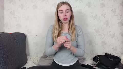 Sofia here online show from March 10, 12:25 am