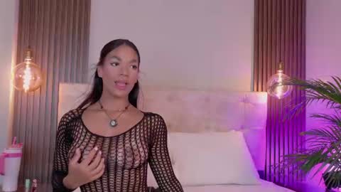 sofiaamiller online show from July 27, 5:32 pm
