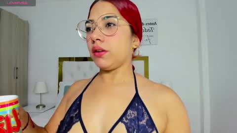 Snapshot of sofiabosch chatting on January 30, 6:35 am Sara online show from January 30, 6:35 am