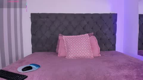 Snapshot of sofiagomez_1 chatting on September 8, 7:13 pm SOFI online show from September 8, 7:13 pm