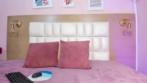 Snapshot of sofiagomez_1 chatting on October 8, 7:29 pm SOFI online show from October 8, 7:29 pm