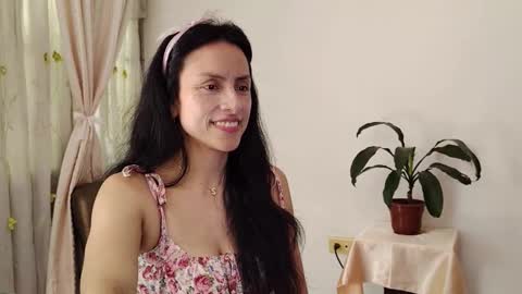 Sofi Bella online show from January 6, 6:33 pm