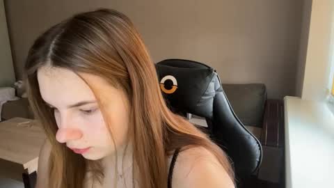 Anna online show from March 27, 1:34 pm