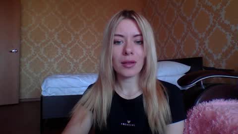 softy_aura online show from May 11, 7:10 am