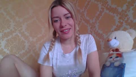 softy_aura online show from June 2, 11:44 am