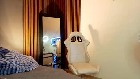 sofy west online show from September 16, 7:05 am