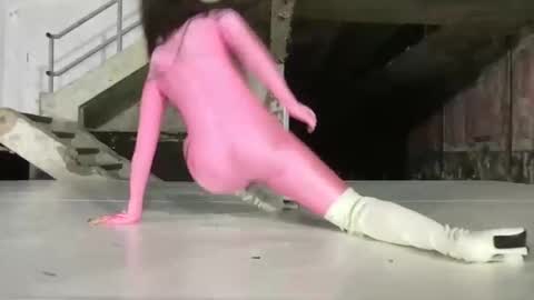 L4 online show from October 16, 8:33 pm