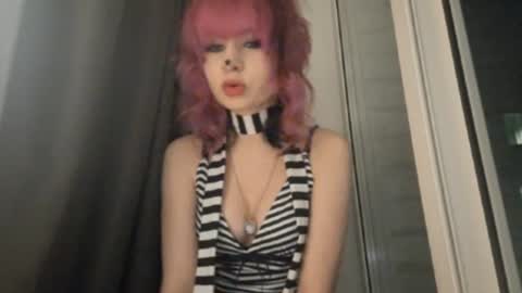 sonastrumpf online show from June 24, 9:25 pm