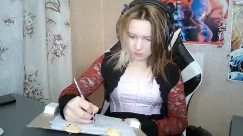 Mila online show from March 20, 6:35 pm