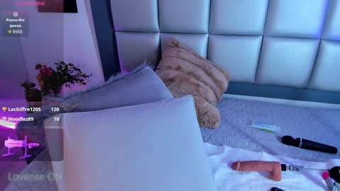 sophi Leone online show from March 27, 7:10 am