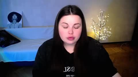 sophia__olsen online show from June 3, 6:47 am