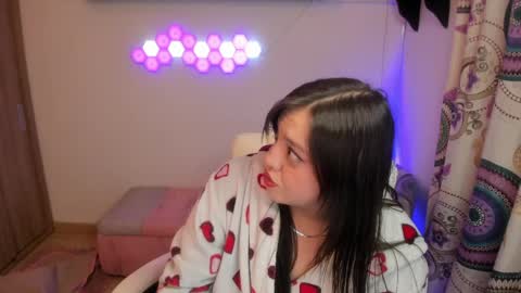 sophia_grants online show from April 4, 5:39 am