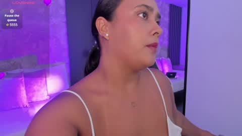 sophia_solerr online show from April 6, 2:33 am