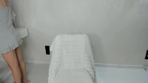 QUEEN OF SQUIRT online show from December 5, 8:21 pm