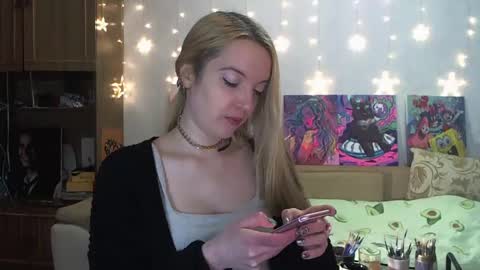 Snapshot of sophiasonata chatting on December 4, 2:37 pm SophiaSonata online show from December 4, 2:37 pm