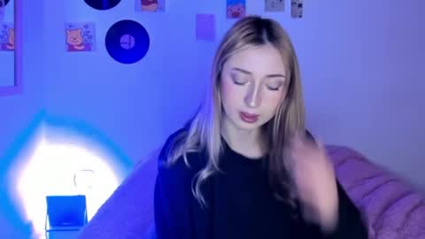 Sophie online show from March 29, 6:23 am