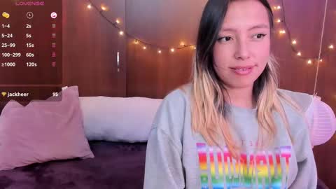                       online show from September 18, 3:54 pm