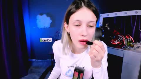 sophie_mrrr online show from February 14, 8:48 pm