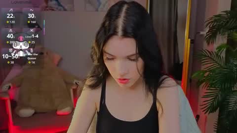 sophie_nomenal_ online show from October 13, 1:47 pm