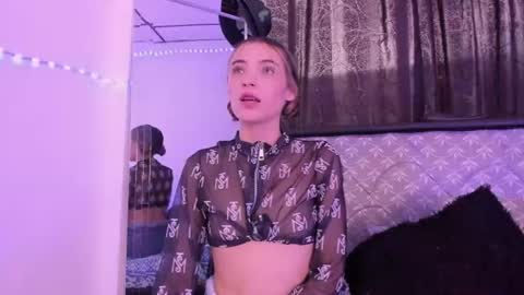 Sophie online show from July 4, 6:04 pm