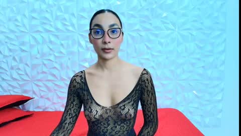 sophie_willow online show from April 9, 7:30 pm
