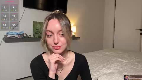 sophiebelll online show from November 6, 11:27 am
