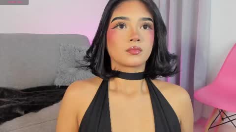 sophie  online show from June 15, 8:20 pm