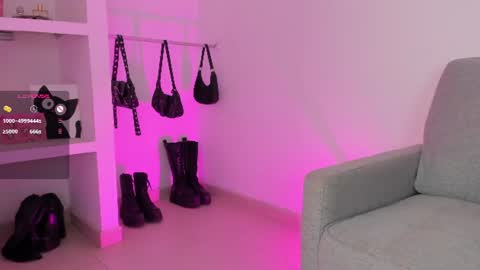 sophie  online show from July 28, 8:52 pm