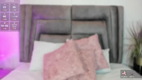 Snapshot of sophiee_smith chatting on September 27, 11:17 am Sophie online show from September 27, 11:17 am