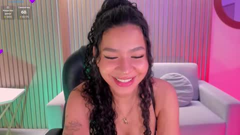 Sophie Houston online show from October 7, 5:23 am