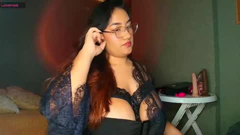 sophiejuicy_ online show from September 26, 4:54 am