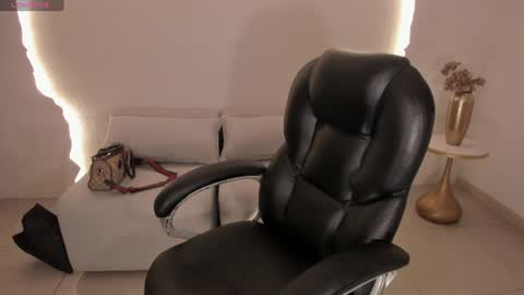 Sophie  Palmer online show from June 12, 12:02 pm