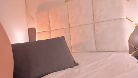 sophiie_rosee online show from July 21, 9:37 pm