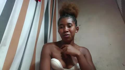 soriettezah online show from April 10, 6:03 pm