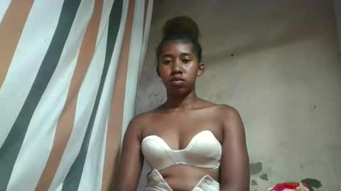 soriettezah online show from April 11, 1:59 pm