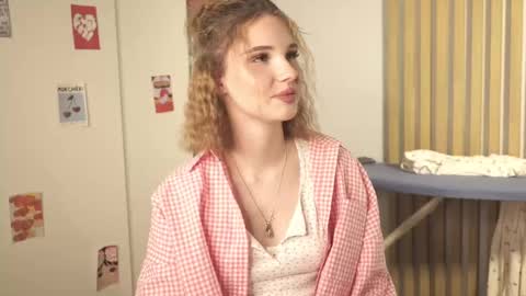 sylene online show from November 11, 3:31 pm