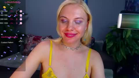 Lisa online show from June 25, 5:12 am