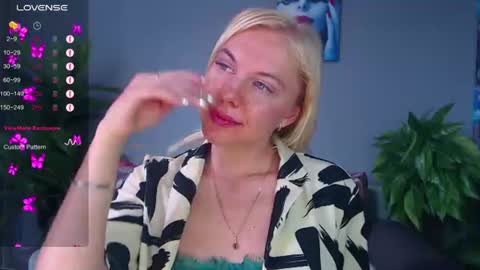 Lisa online show from July 27, 3:58 am