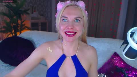 Lisa online show from November 15, 8:04 am