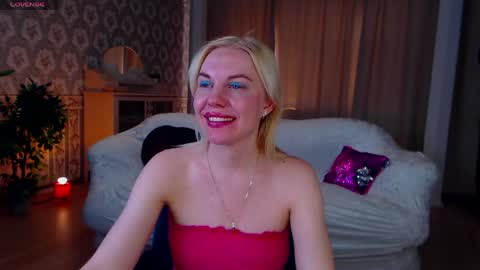 Lisa online show from April 4, 4:00 am