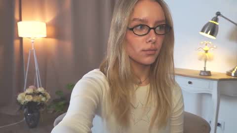 Anna online show from February 24, 1:32 pm