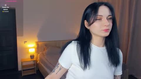 Elizabeth online show from September 26, 7:44 pm