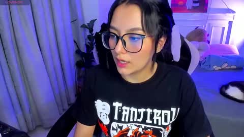 Snapshot of soy___lili chatting on September 12, 12:00 am Lili online show from September 12, 12:00 am