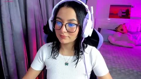 Snapshot of soy___lili chatting on December 19, 1:39 am Lili online show from December 19, 1:39 am