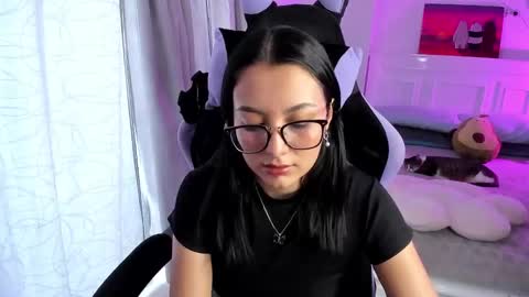 Snapshot of soy___lili chatting on February 20, 10:04 pm Lili online show from February 20, 10:04 pm