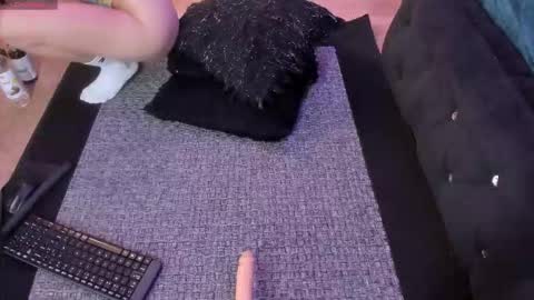      online show from October 15, 1:41 am