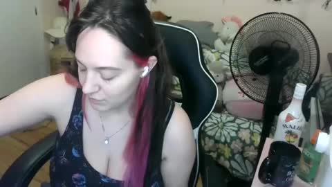 Snapshot of spawnofademon chatting on January 1, 8:13 am spawnofademon online show from January 1, 8:13 am