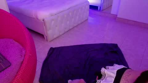 scarlett online show from April 12, 1:25 pm